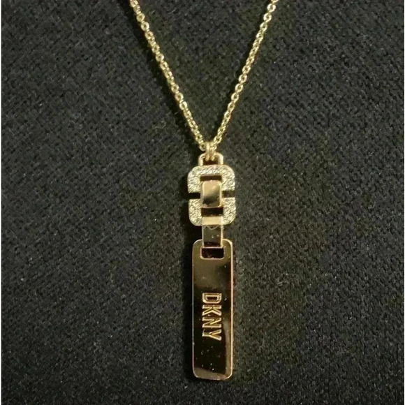 DKNY Gold Tone 38'' Crystal Adjustable Pendant Necklace NWOT - Picture 1 of 5